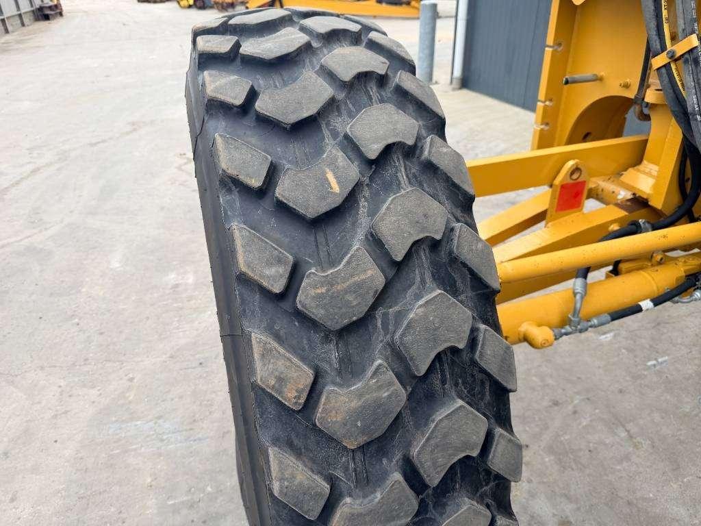 Caterpillar 140M3 Photo 29