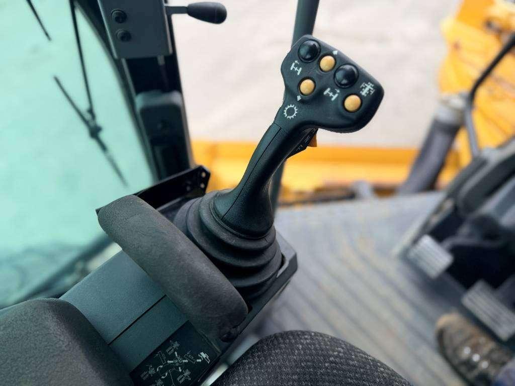 Caterpillar 140M3 Photo 9