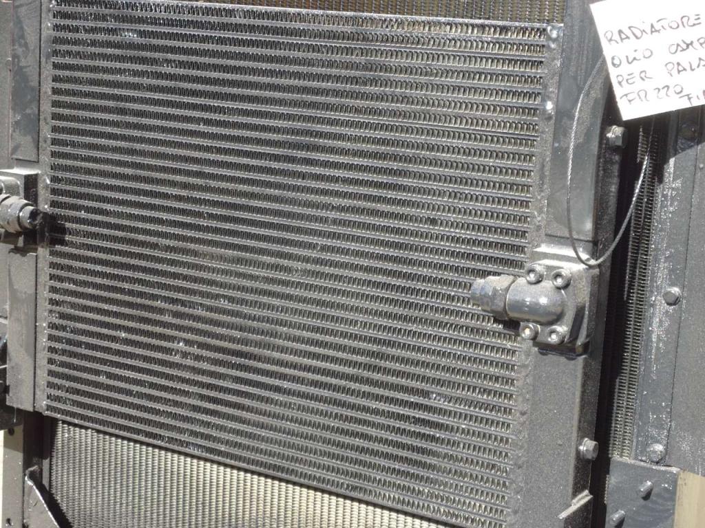 Refroidisseur d'huile hydraulique pour Fiat Hitachi FR220 Photo 3