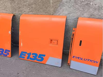 Capot et panneau de carrosserie pour Fiat Kobelco E 135 en vente par PRV Ricambi Srl