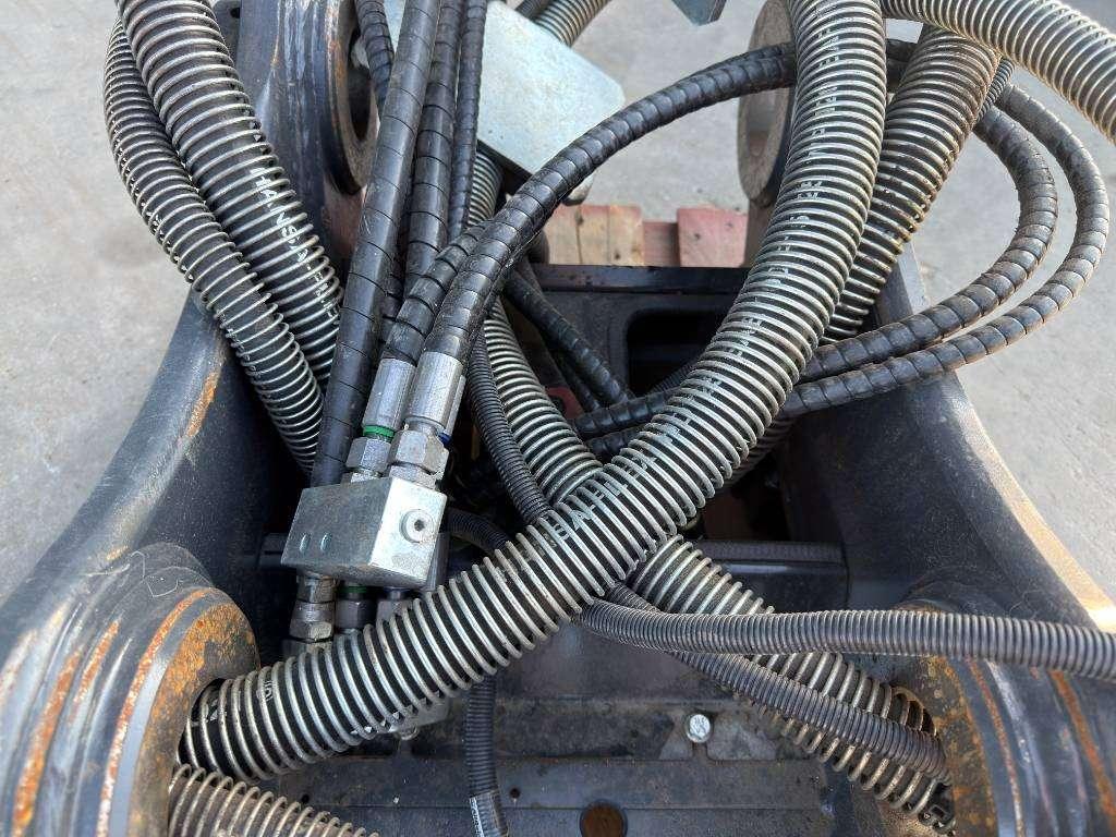 OilQuick OQ70/55 - ZX210 / ZX220 / ZX225 - DEMO Photo 13