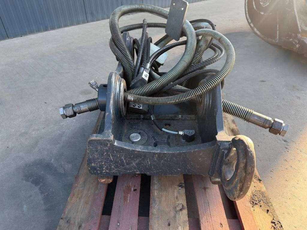OilQuick OQ70/55 - ZX210 / ZX220 / ZX225 - DEMO Photo 2