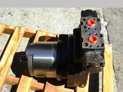 Moteur de traction pour Caterpillar 345 B / 345 BLME en vente par PRV Ricambi Srl