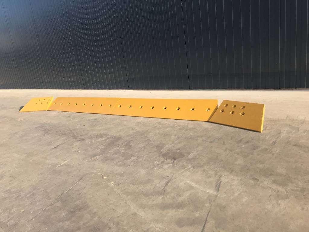 Caterpillar D6T Photo 2