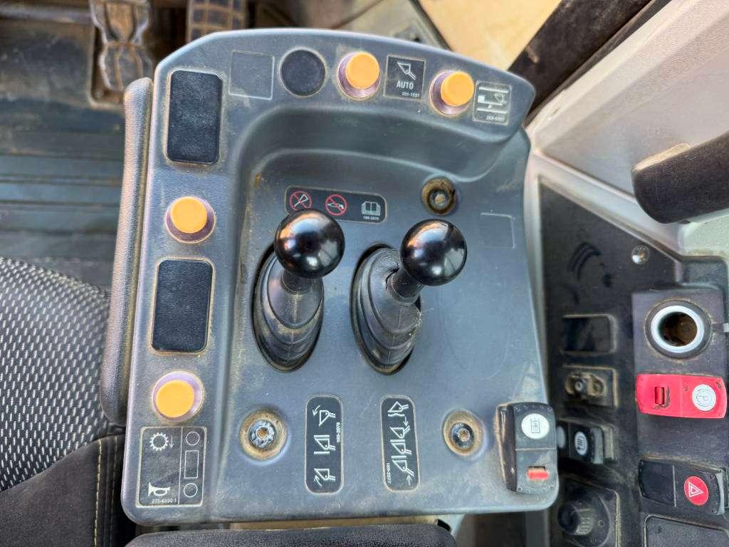 Caterpillar 972M - German Machine / Automatic Greasing Photo 10