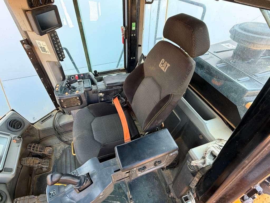 Caterpillar 972M - German Machine / Automatic Greasing Photo 8