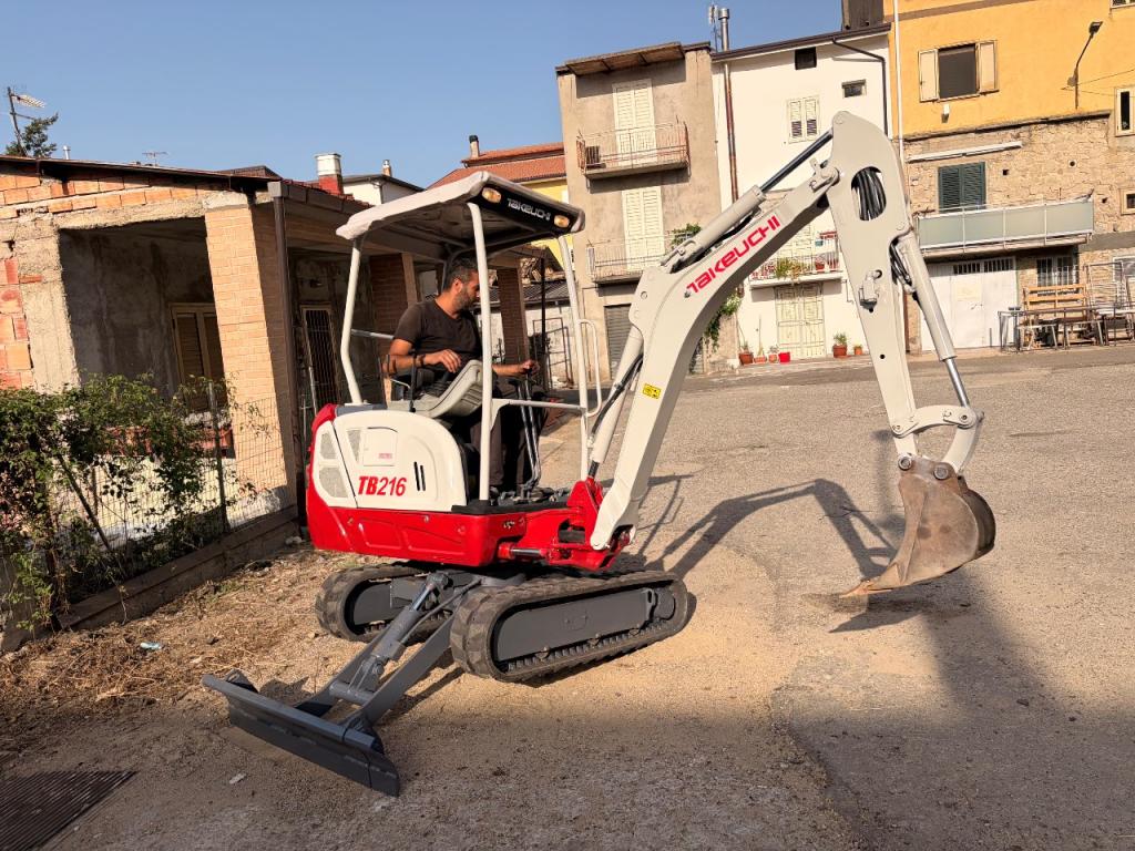 Takeuchi Tb 216 Photo 2