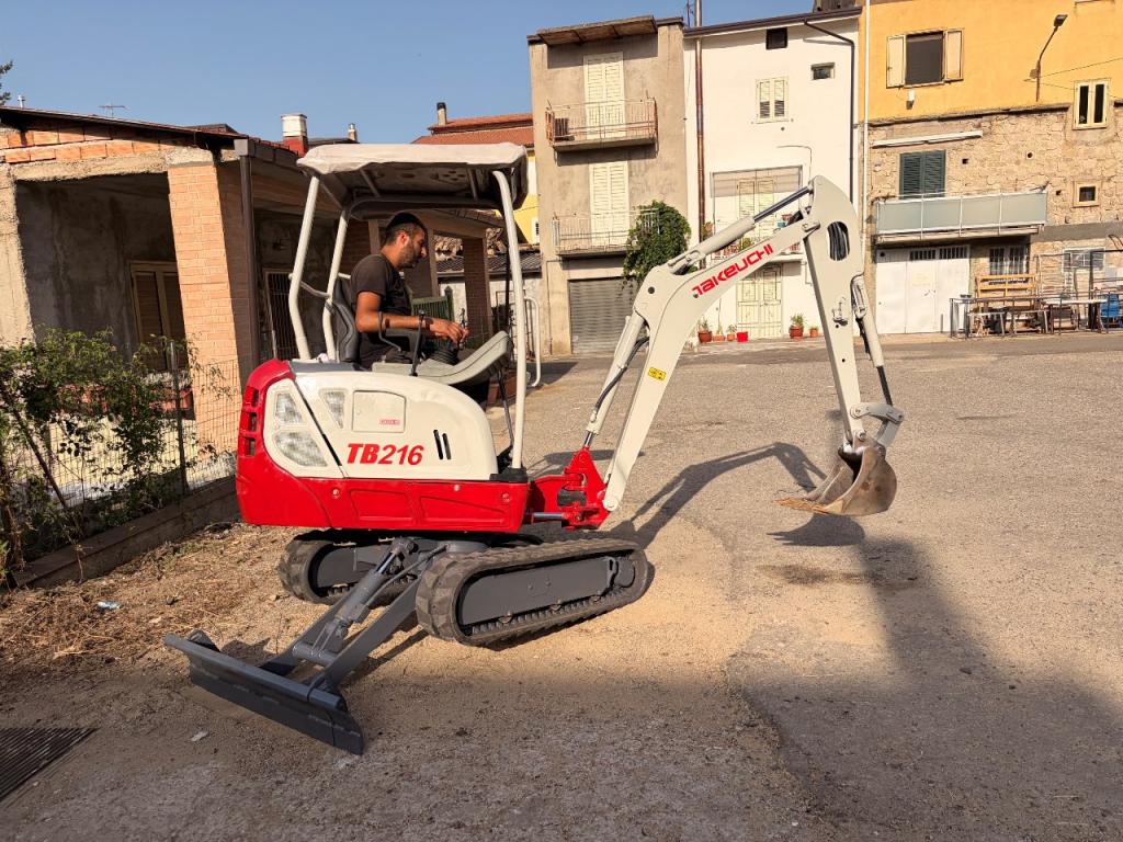 Takeuchi Tb 216 Photo 5