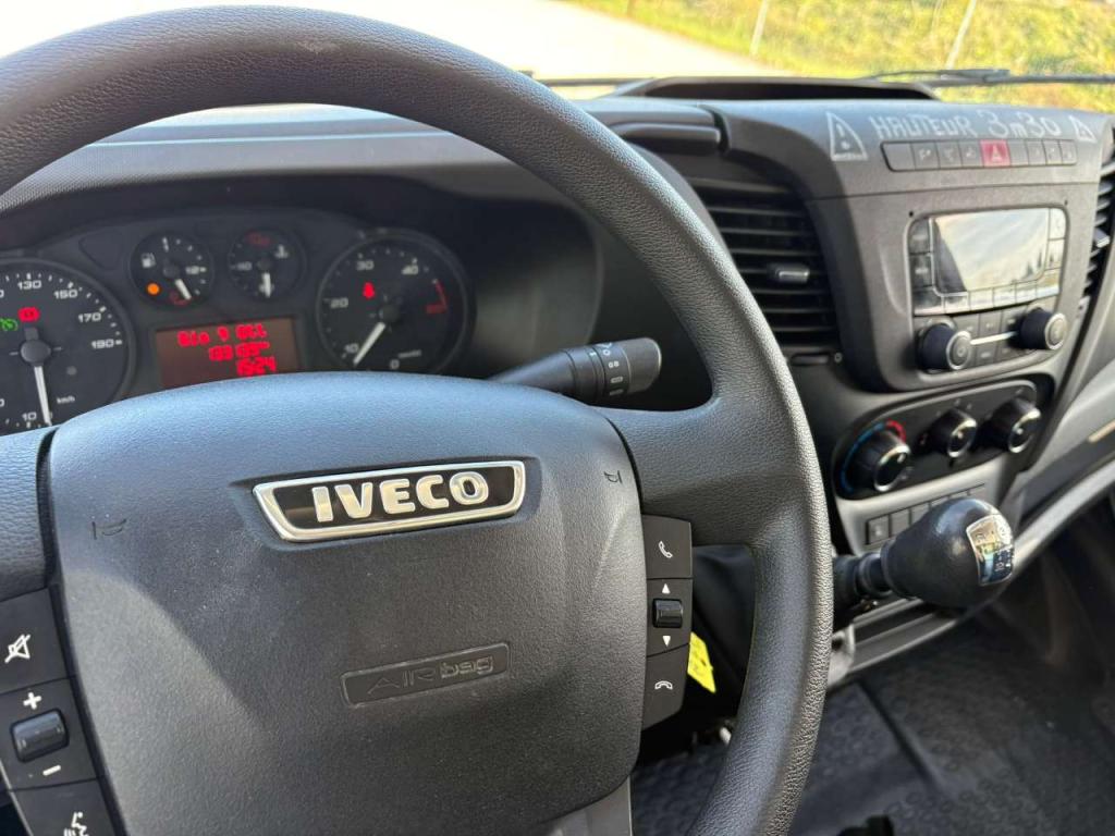 Iveco DAILY 35C14 furgonato con sponda EURO 6 Photo 8