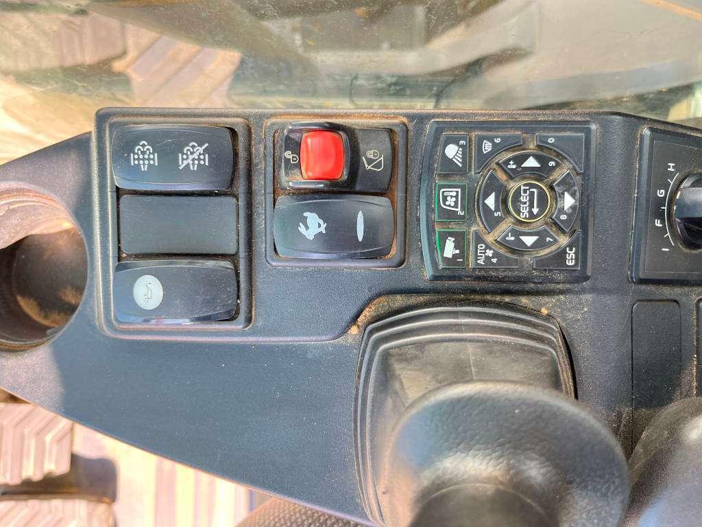 Volvo EC380EL - Automatic Greasing / Quick Coupler Photo 11