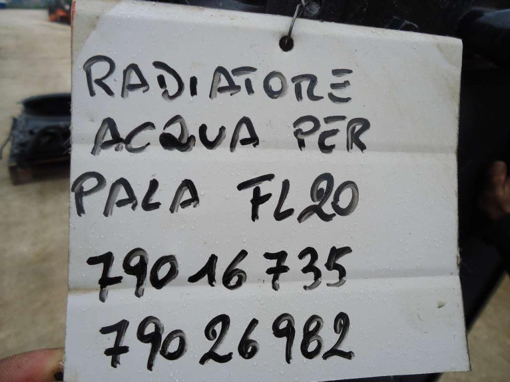 Radiateur eau pour Fiat Allis FL20 - CODICE 79016735-79026982 Photo 5