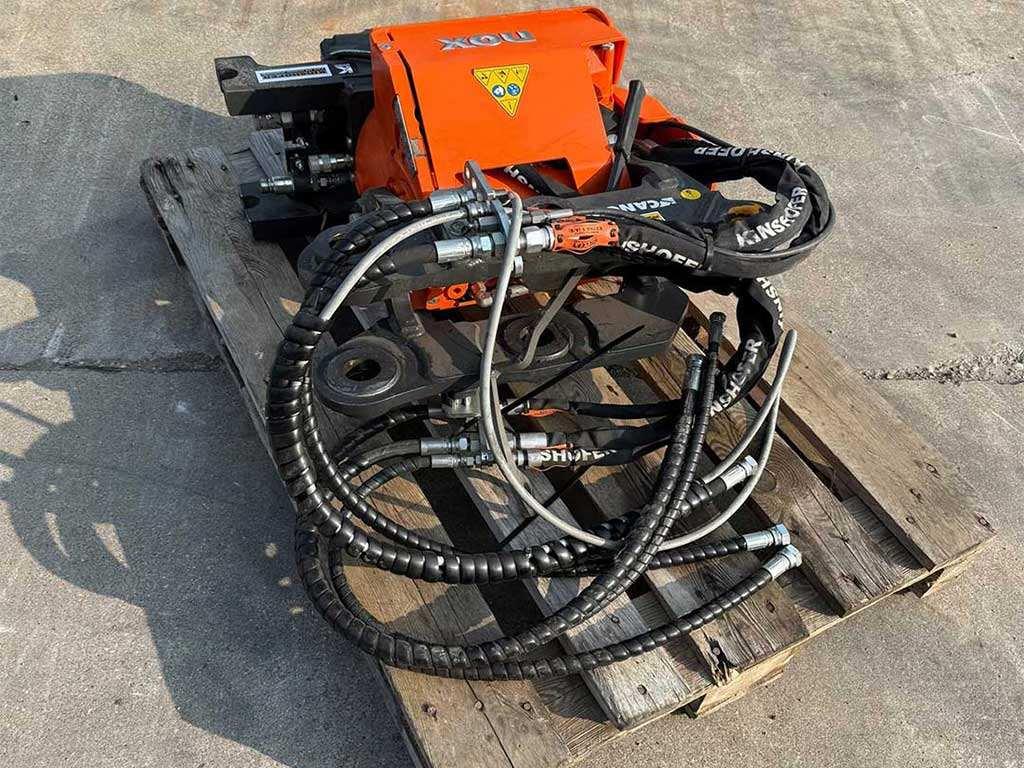 Nox Attache rapide tiltrotateur Photo 1