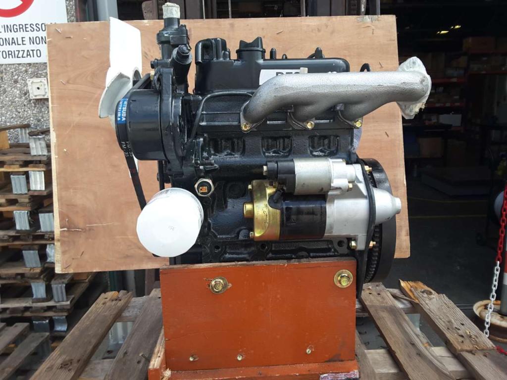 Kubota D722 Photo 2