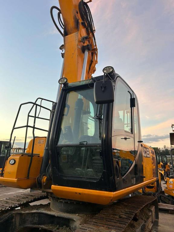 JCB JS 220 TAB Photo 11
