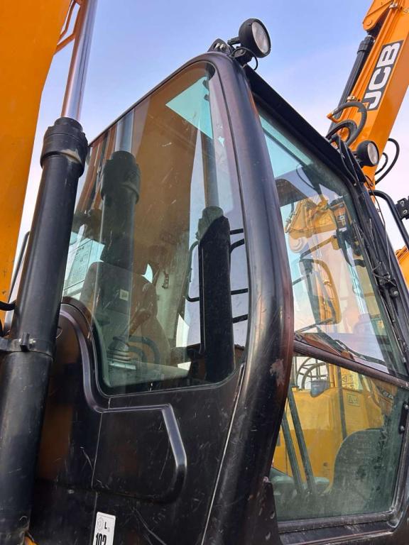 JCB JS 220 TAB Photo 20