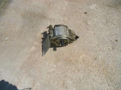Pompe hydraulique pour Fiat Kobelco W270 - CODICE 76078754 en vente par OLM 90 Srl