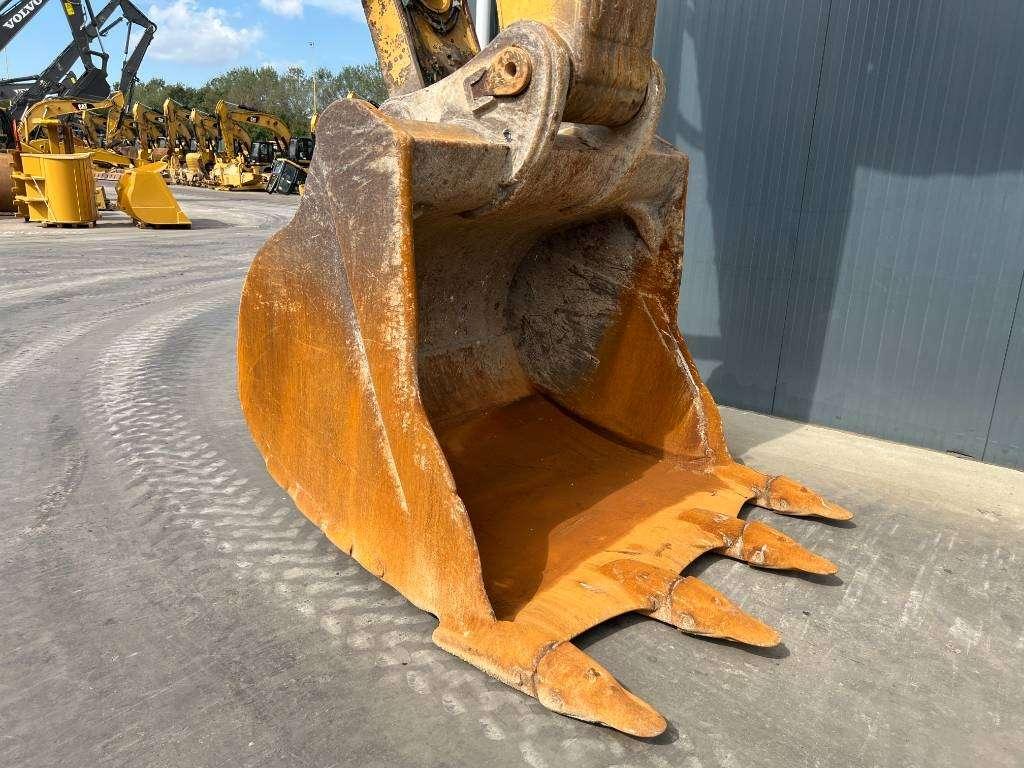 Caterpillar 352F Photo 12