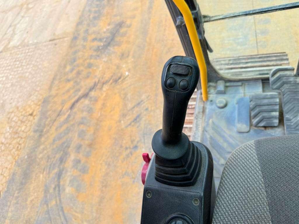 Volvo EC250DL - Hammer Lines / Automatic Greasing Photo 10