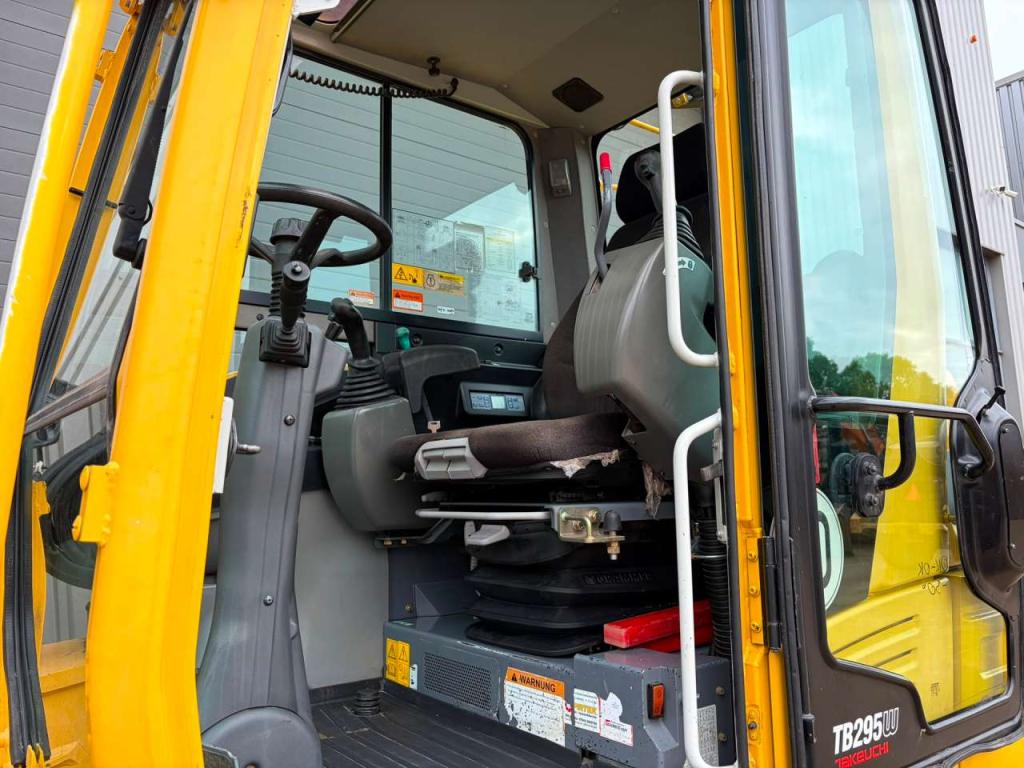 Takeuchi TB295W-1 Photo 21