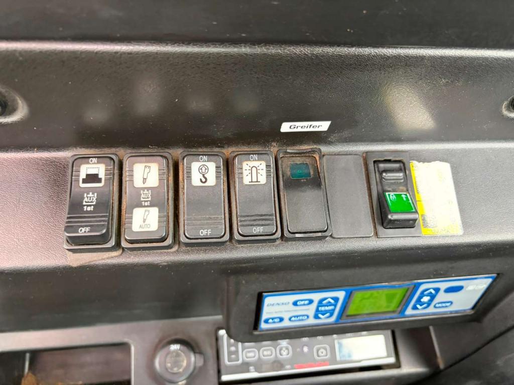 Takeuchi TB295W-1 Photo 30