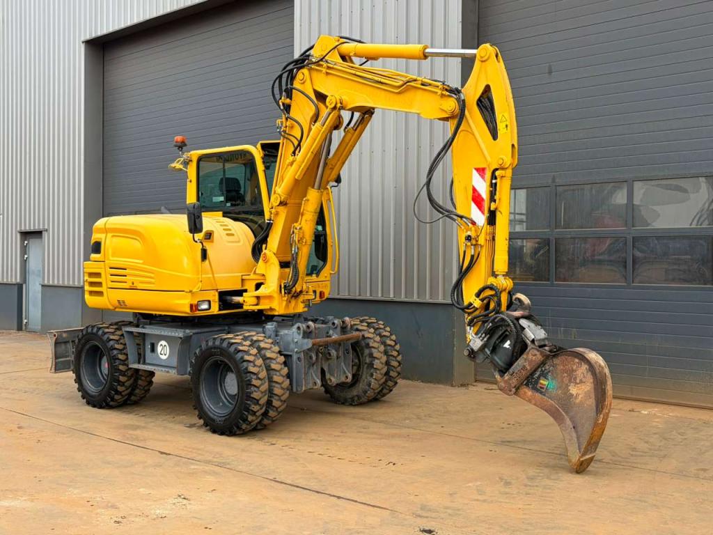 Takeuchi TB295W-1 Photo 7