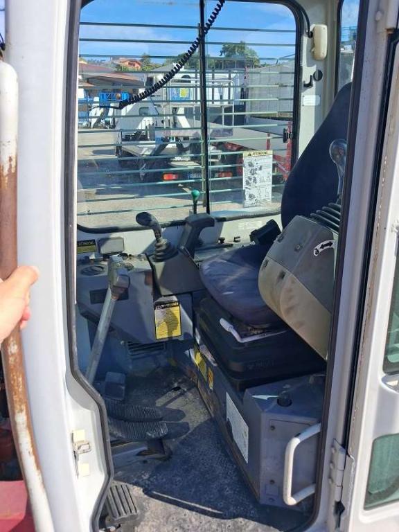Takeuchi TB153FR Photo 6
