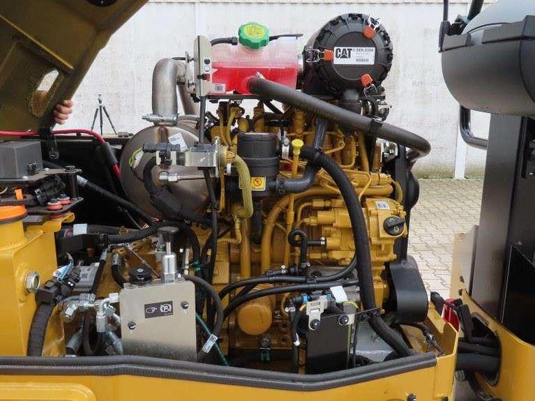 Caterpillar CC4.0 Photo 9