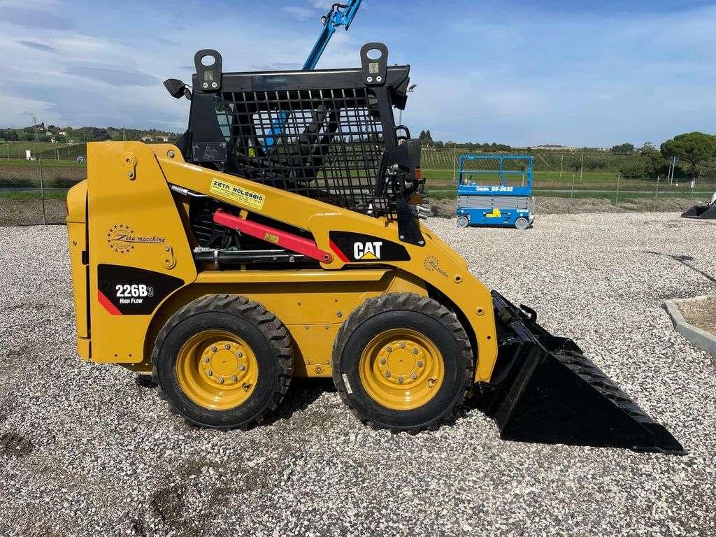 Caterpillar 226B Photo 2