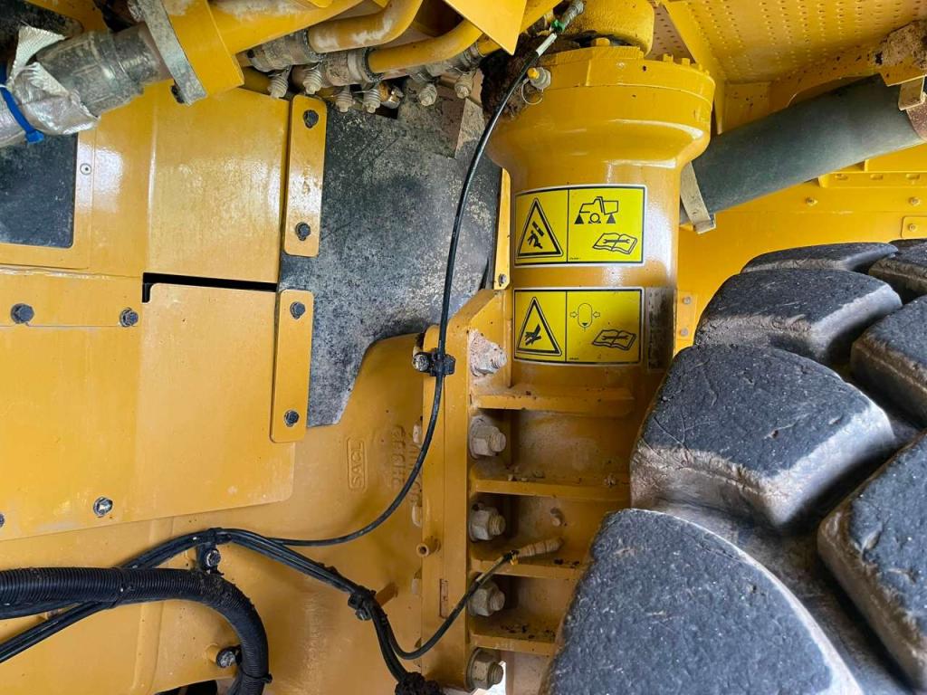 Caterpillar 770G Photo 17