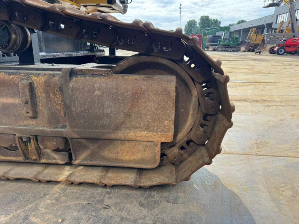 Caterpillar 352F Photo 16