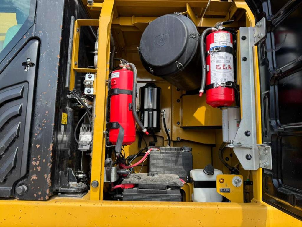 Caterpillar 352F Photo 21