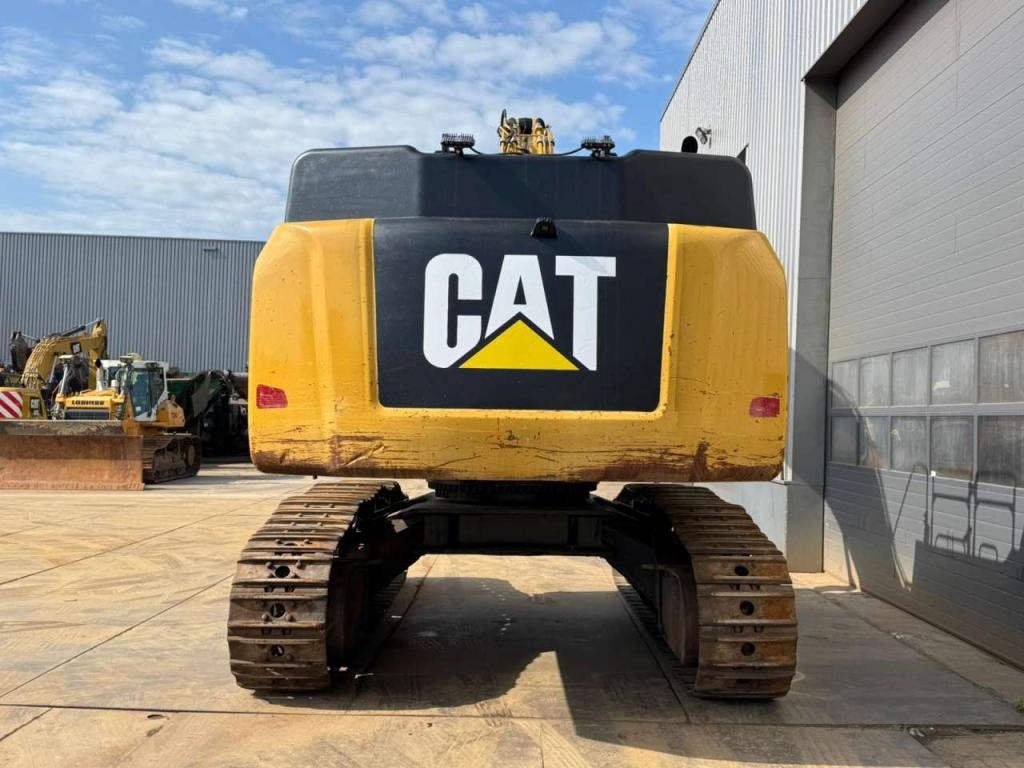 Caterpillar 352F Photo 4