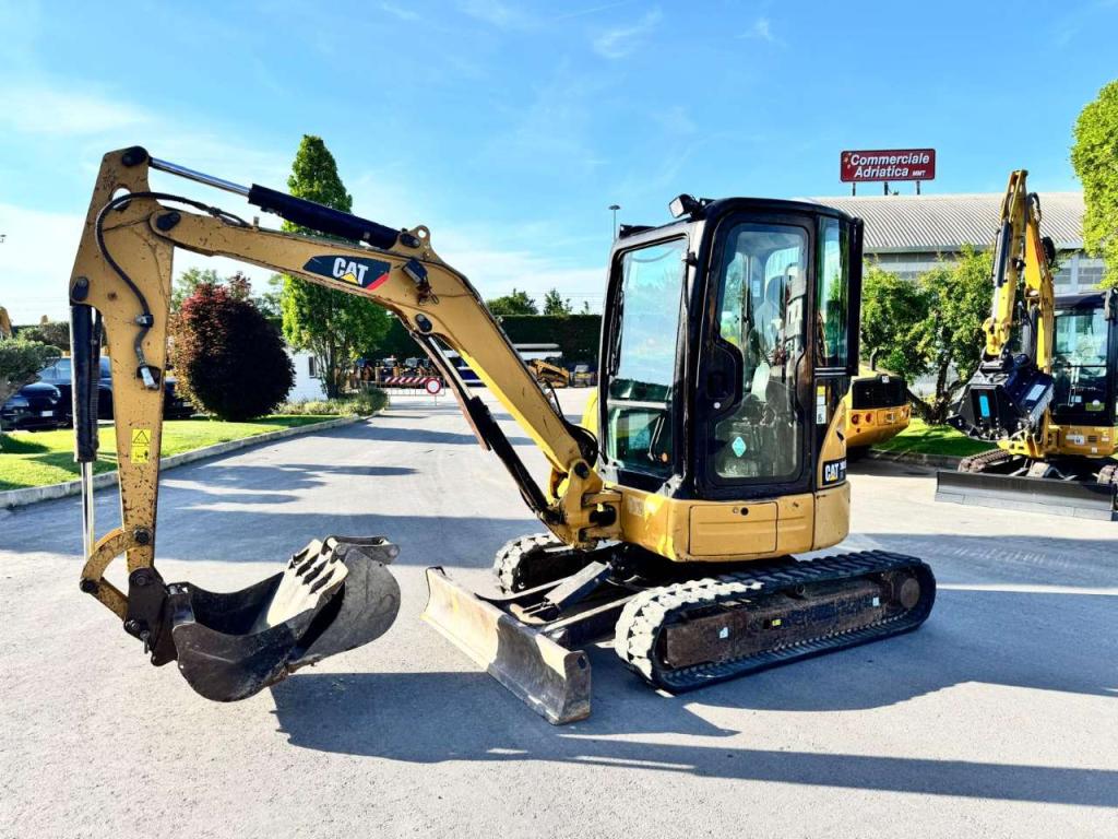 Caterpillar 303.5 E Photo 2