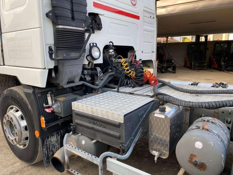 Volvo FM12 Photo 16