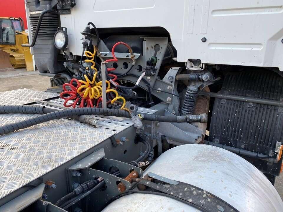 Volvo FM12 Photo 5