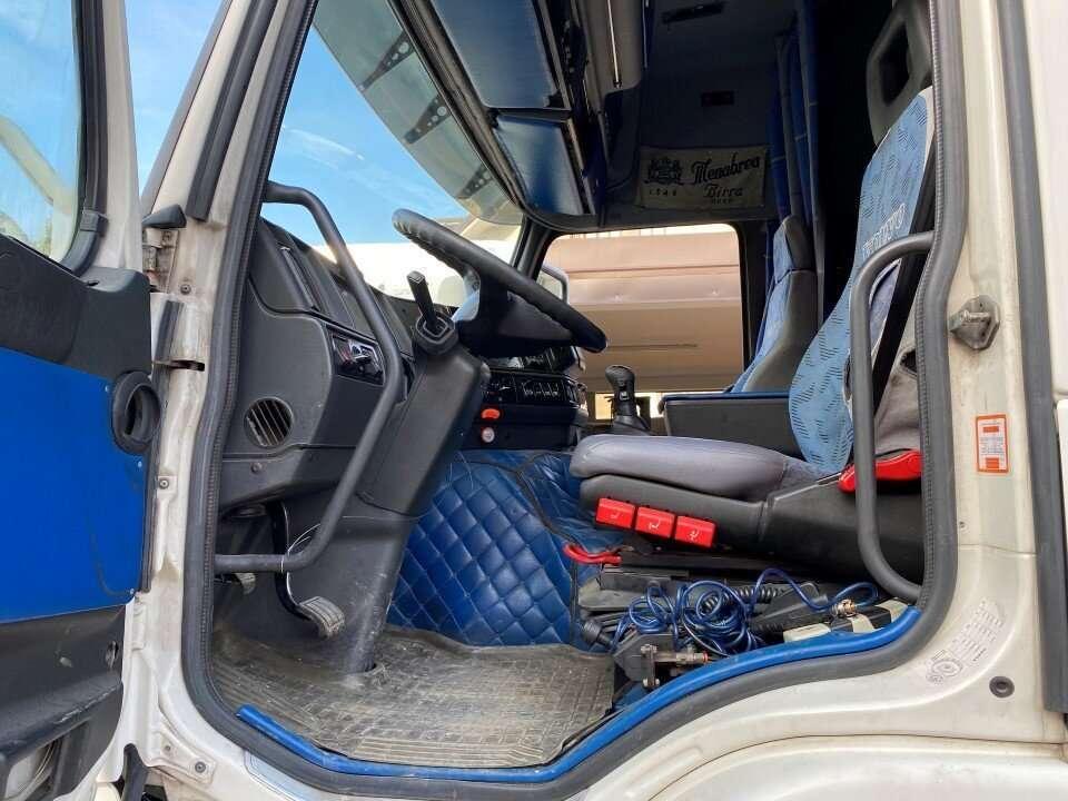 Volvo FM12 Photo 7