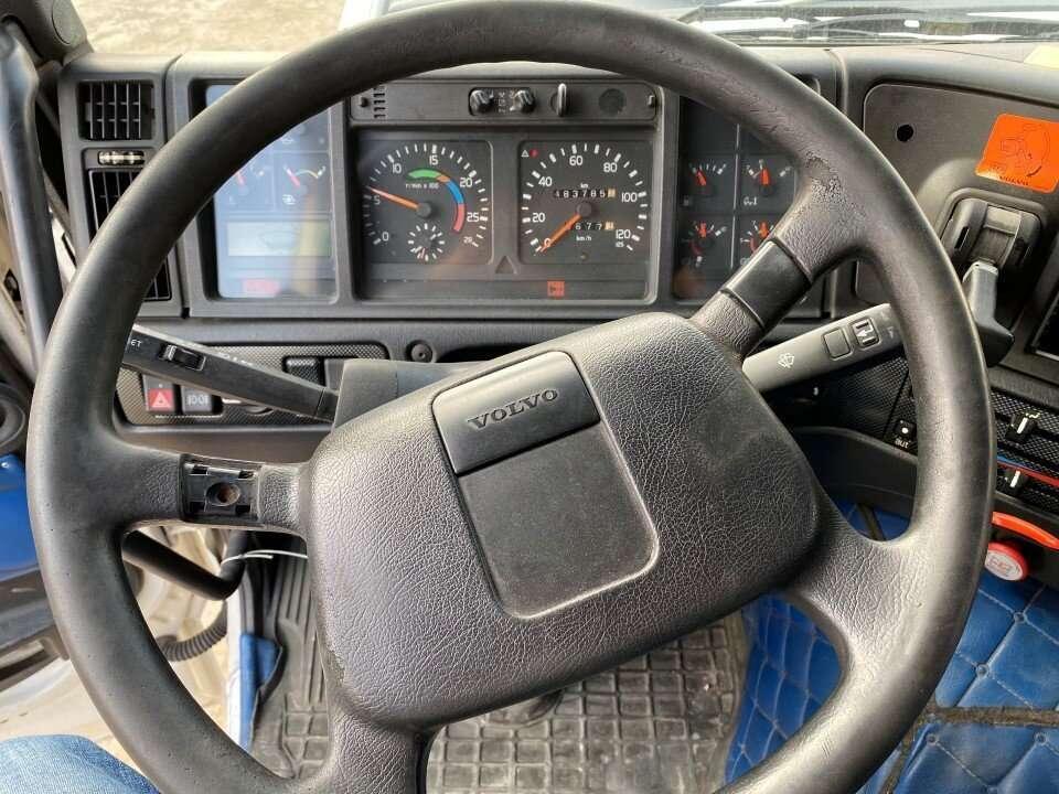 Volvo FM12 Photo 9
