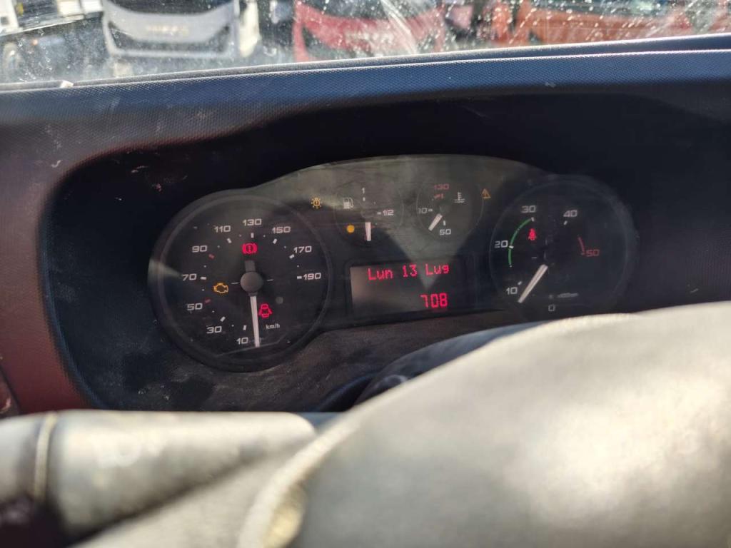 Iveco DAILY 35-150 Photo 14
