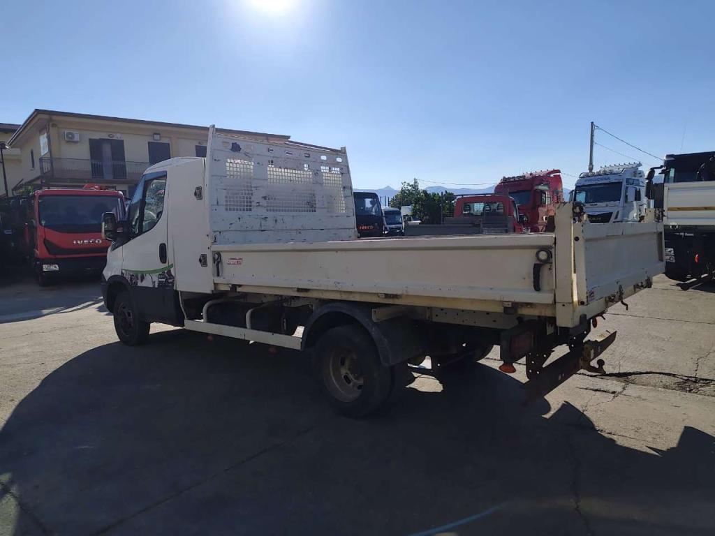Iveco DAILY 35-150 Photo 2