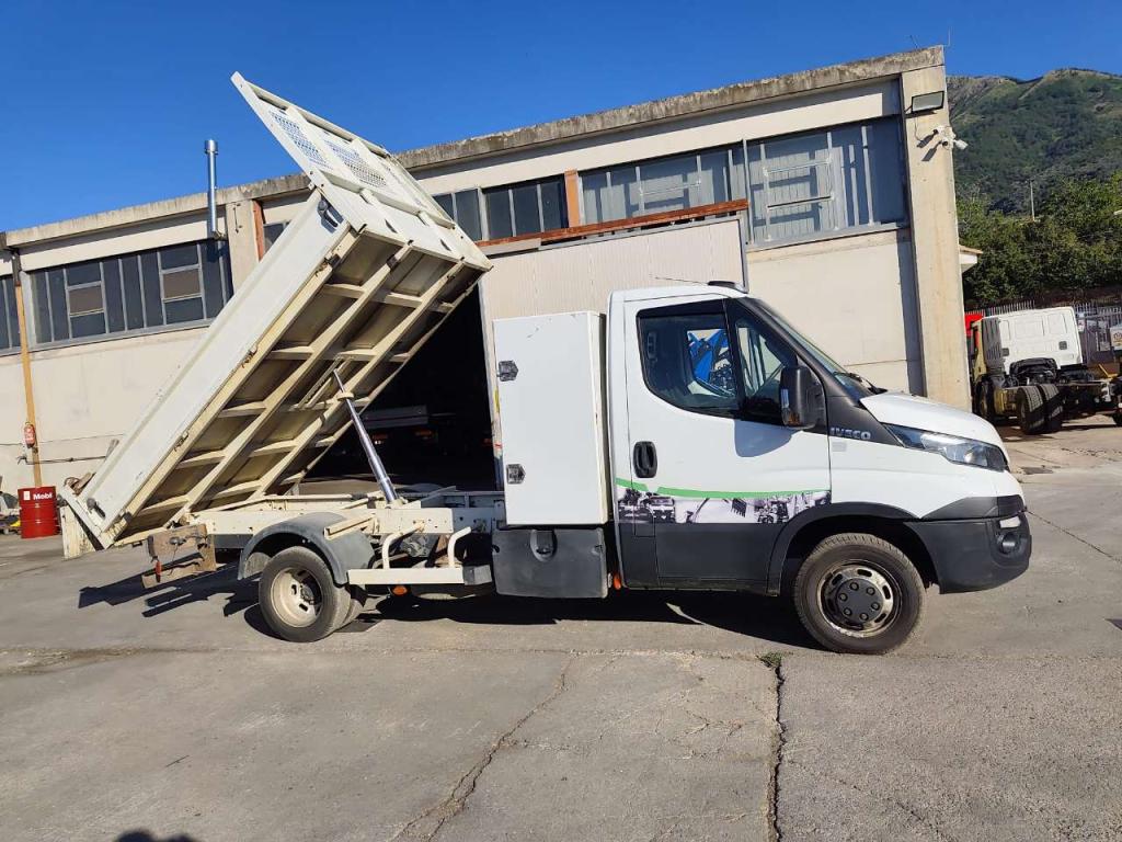 Iveco DAILY 35-150 Photo 23