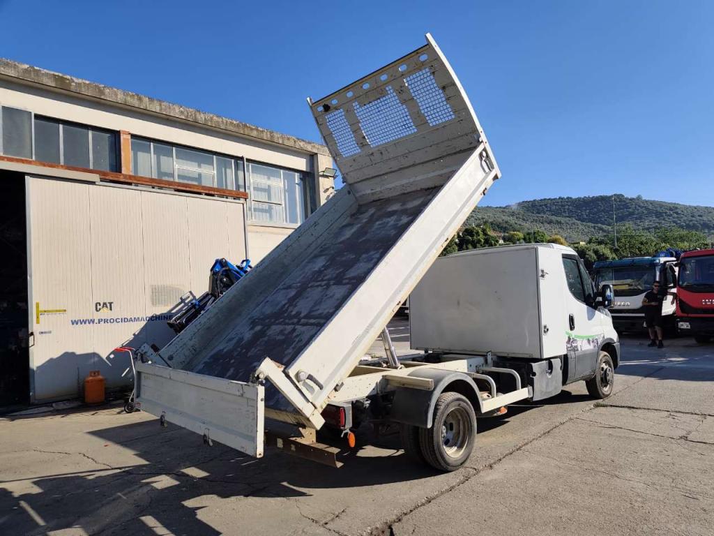 Iveco DAILY 35-150 Photo 25