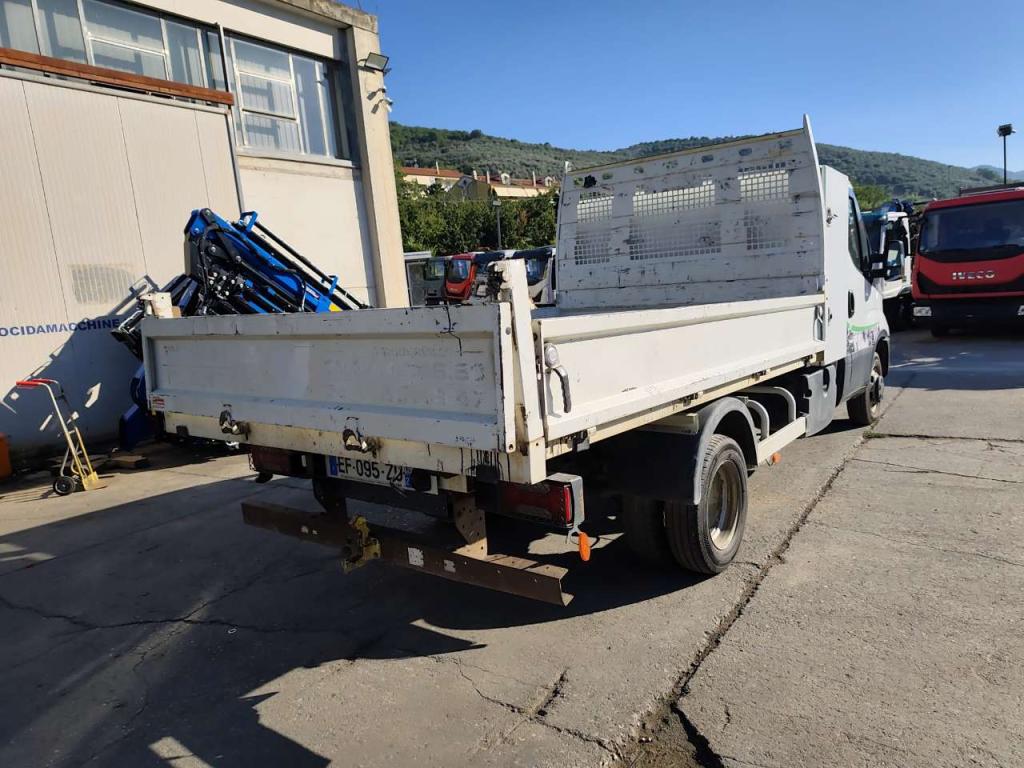 Iveco DAILY 35-150 Photo 3