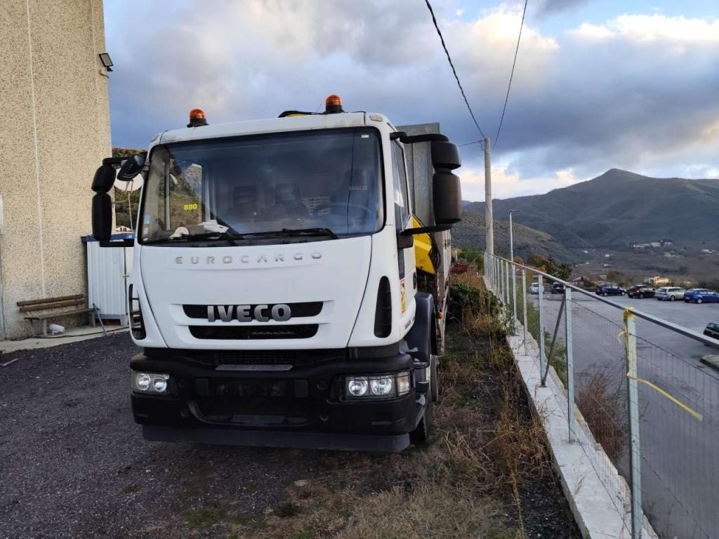 Iveco EUROCARGO 180E25K Photo 21