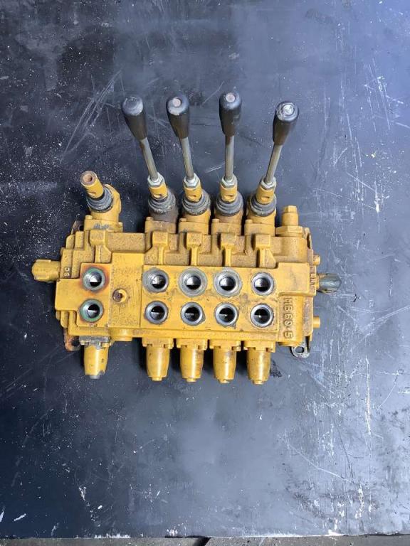 Distributeur hydraulique Photo 4