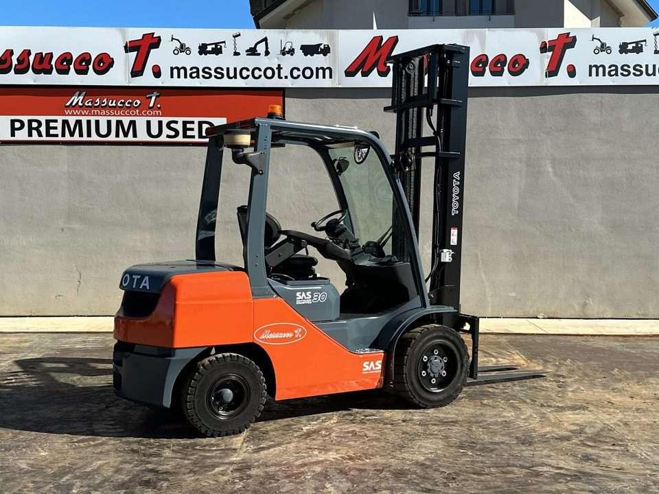 Toyota 02-8FDF30 Photo 15