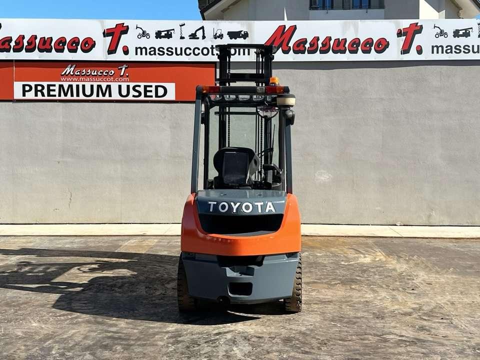 Toyota 02-8FDF30 Photo 16