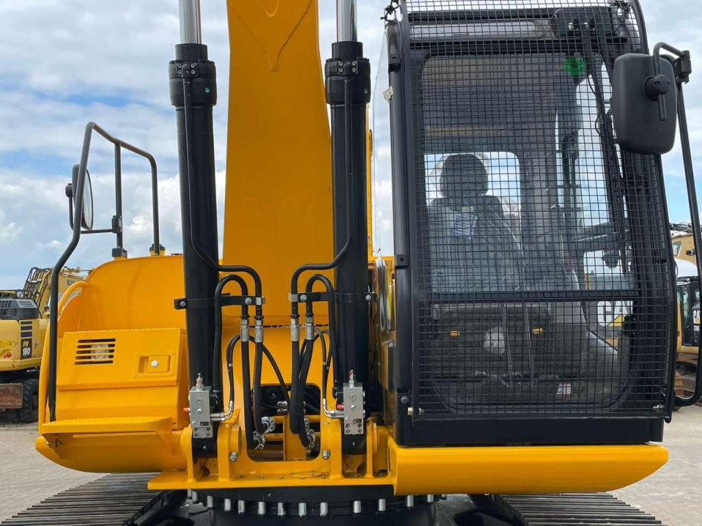 JCB 245 HD LR Photo 10