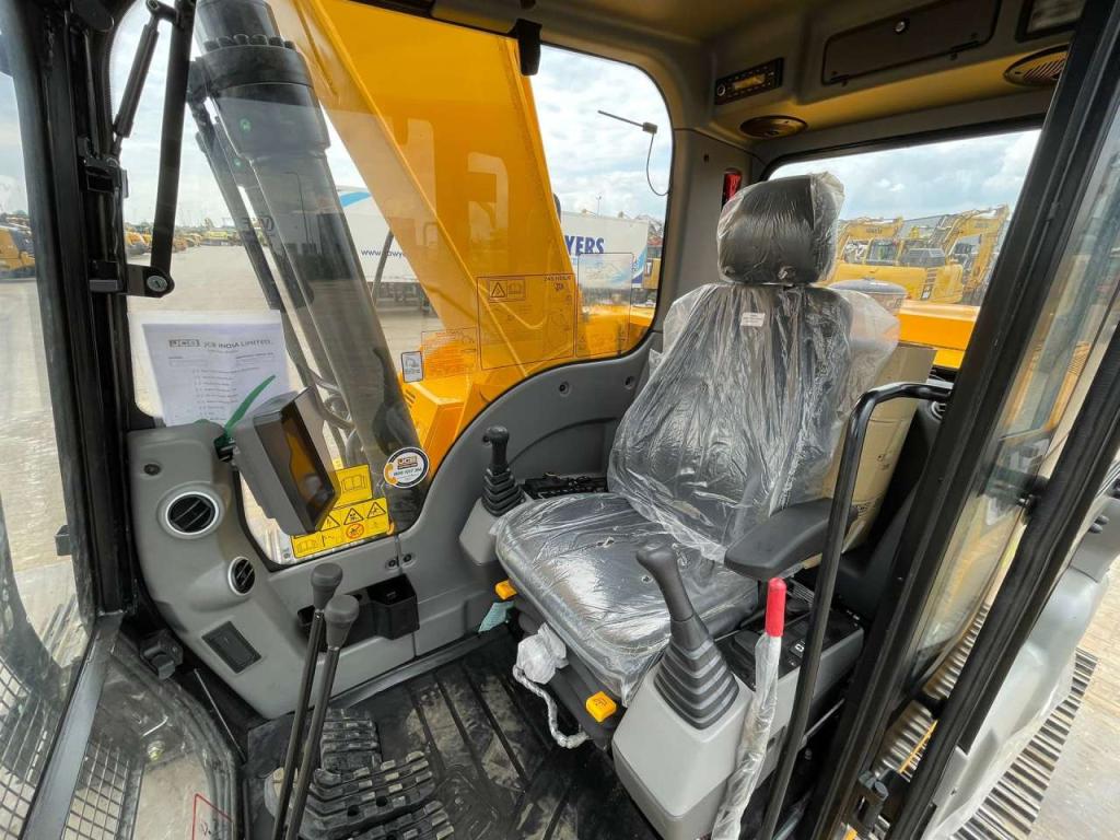 JCB 245 HD LR Photo 21