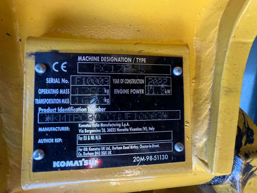Komatsu PC17R-5 Photo 2