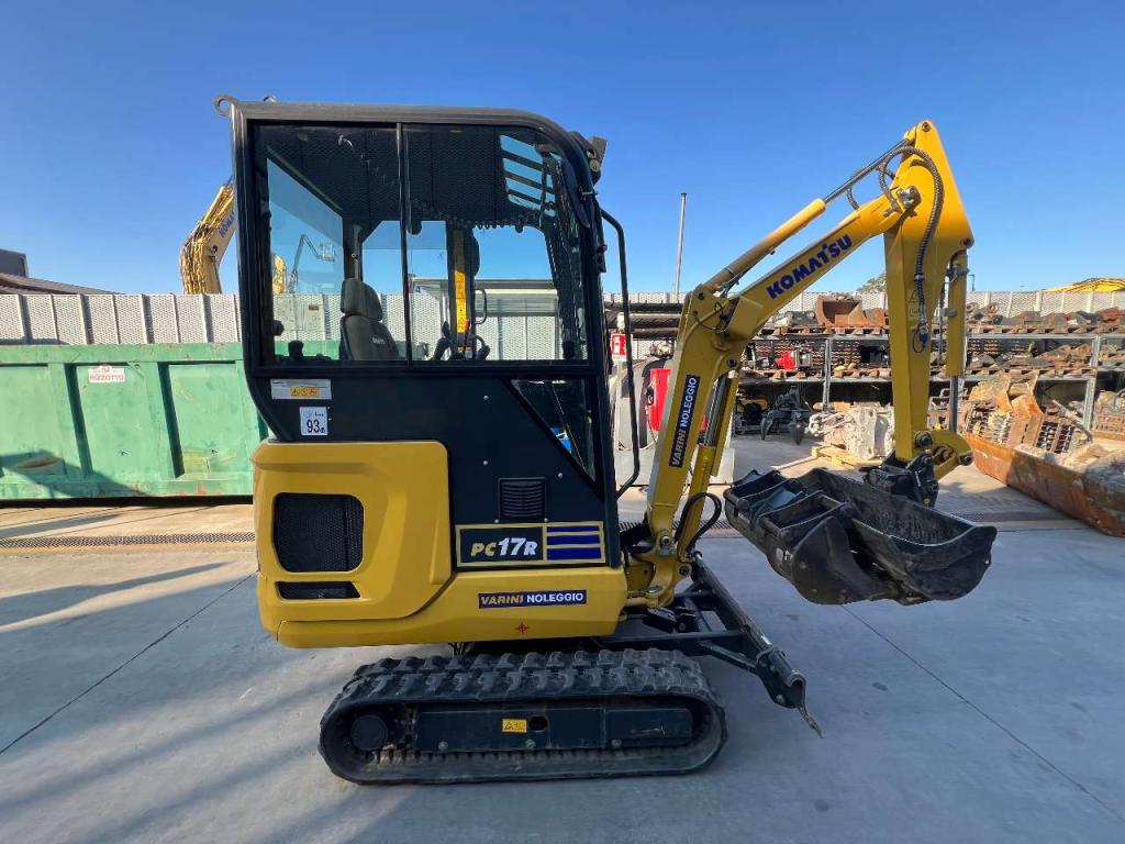 Komatsu PC17R-5 Photo 7